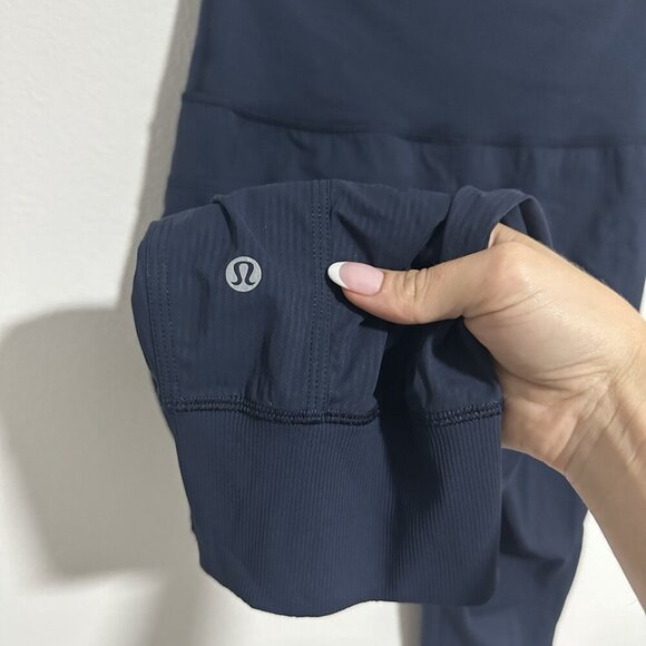 Lululemon In Flux Cropped High Waist Jogger Pant Navy Blue Womens Size 4 - Picture 4 of 6